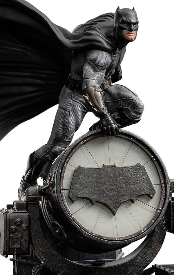 Batman on Batsignal Statue - Zack Snyder's Justice League - Art Scale 1/10