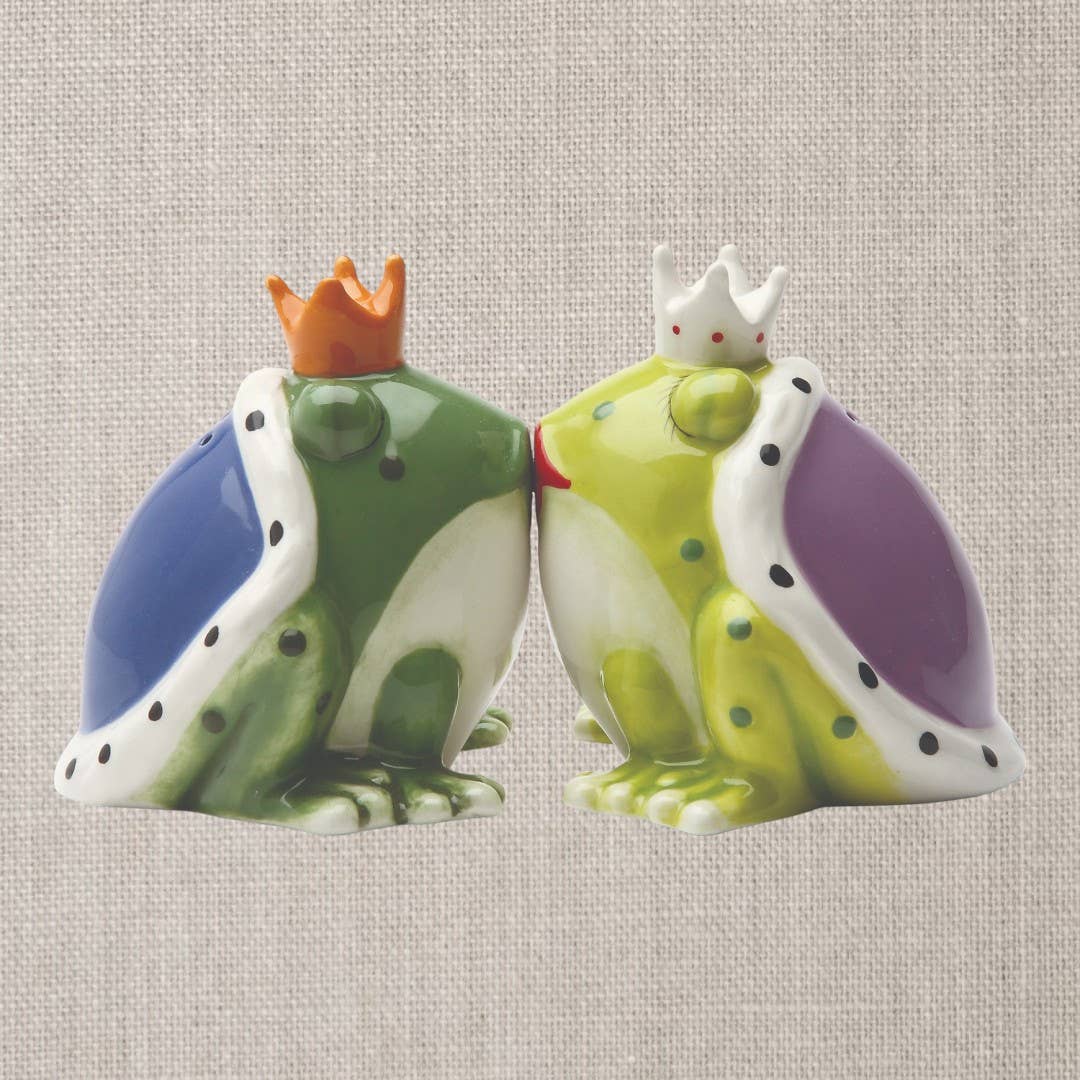 Kiss lots of frogs. Salt and pepper shakers.
