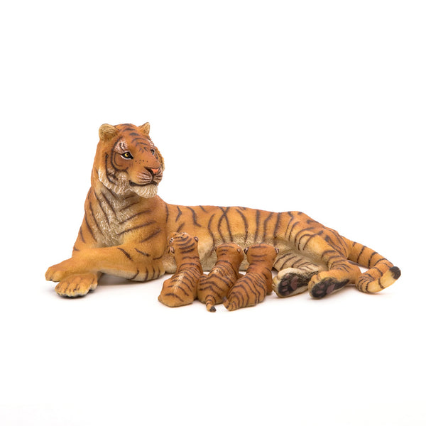 Figurine Tigresse couchée allaitant Papo - animal sauvage