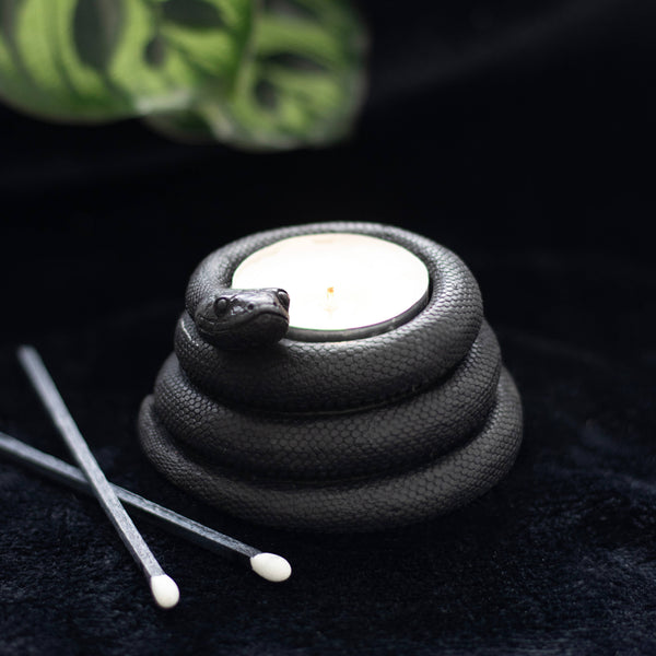 Gothic snake-shaped candle holder for tea lights