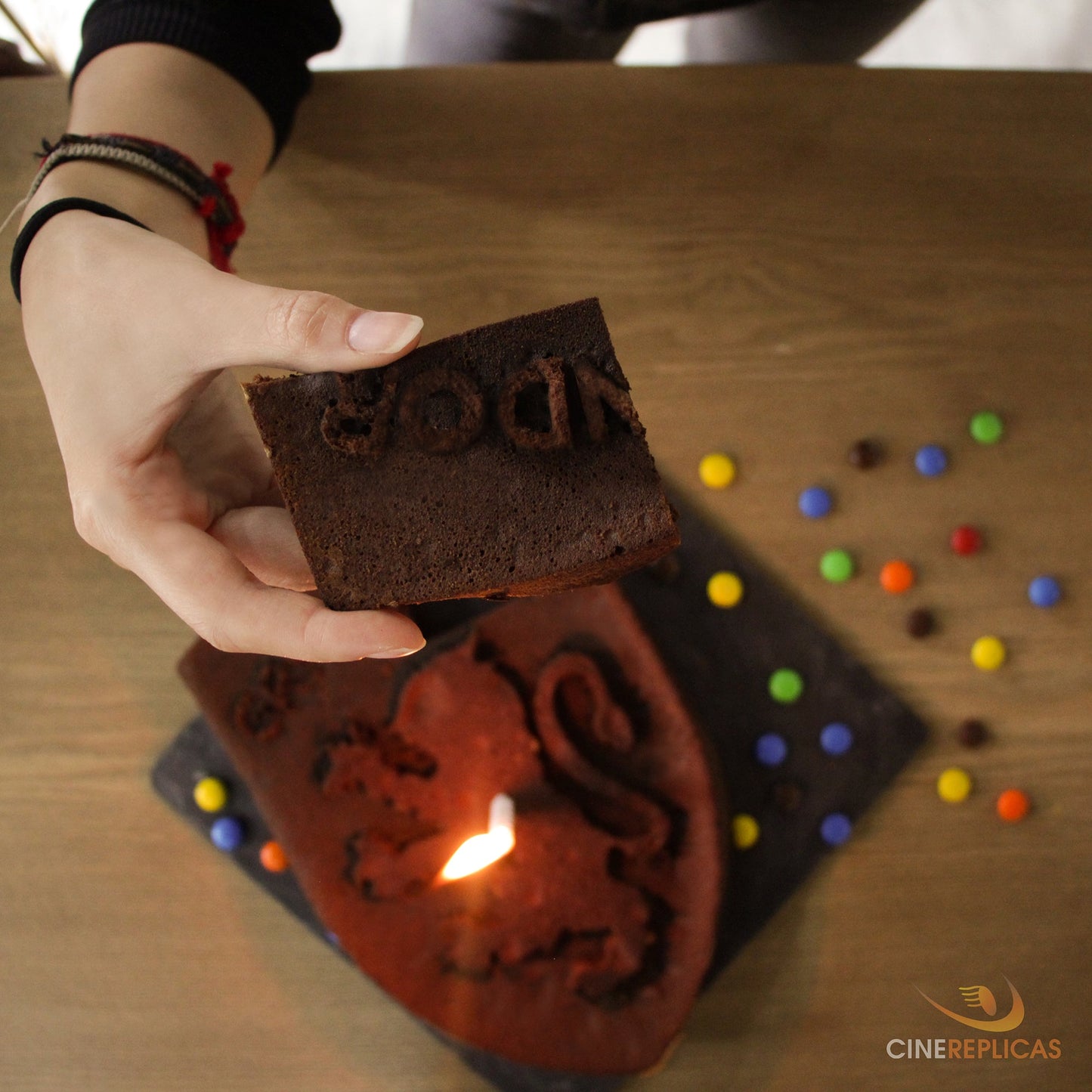 *Gryffindor silicone cake mold