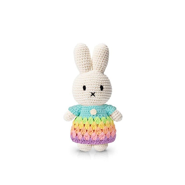 Peluche en Crochet Miffy - Robe Arc-en-ciel pastel