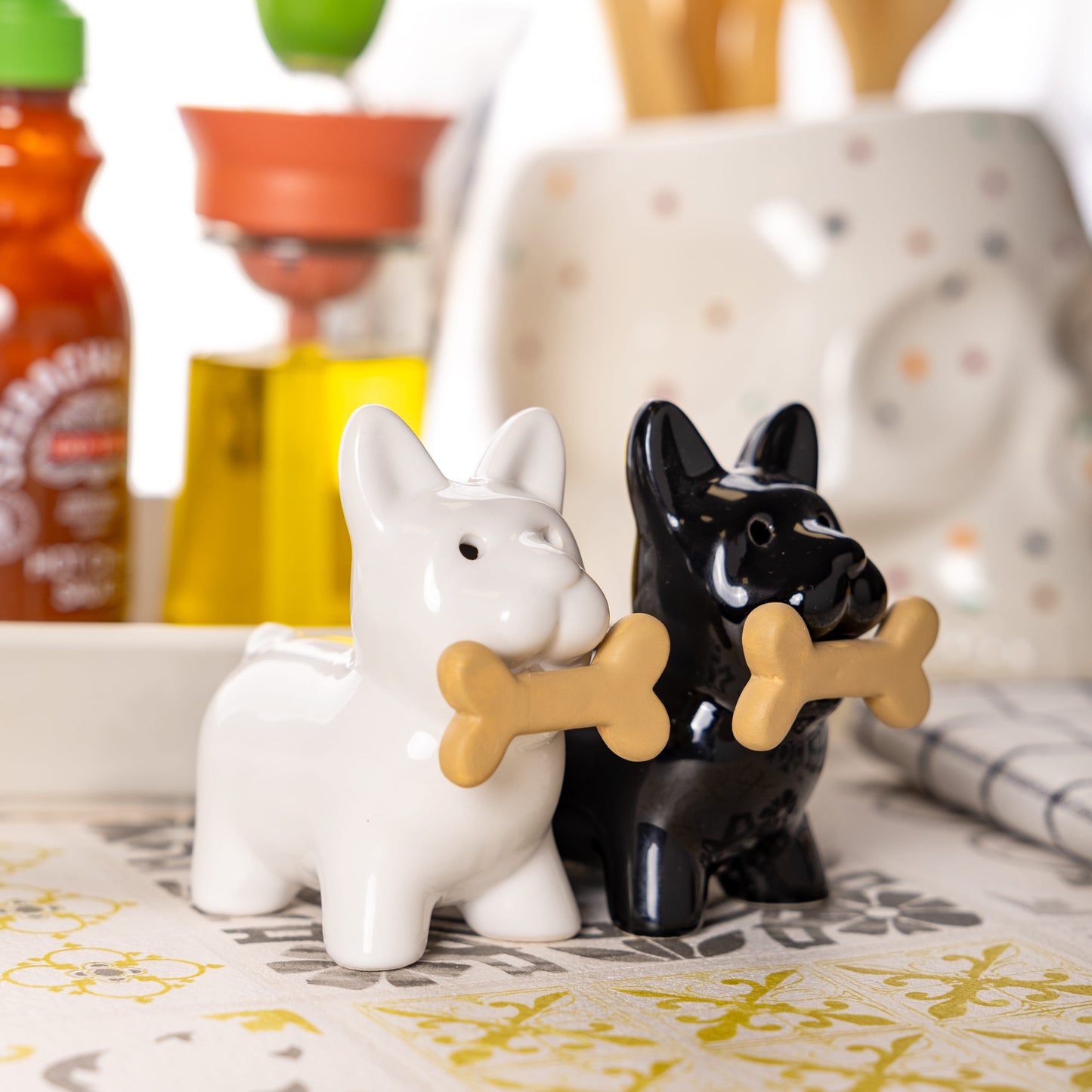 Dog salt and pepper shakers
