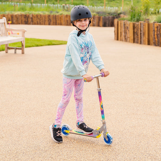 TIE-DYE SCOOTER WITH FLASHING WHEELS