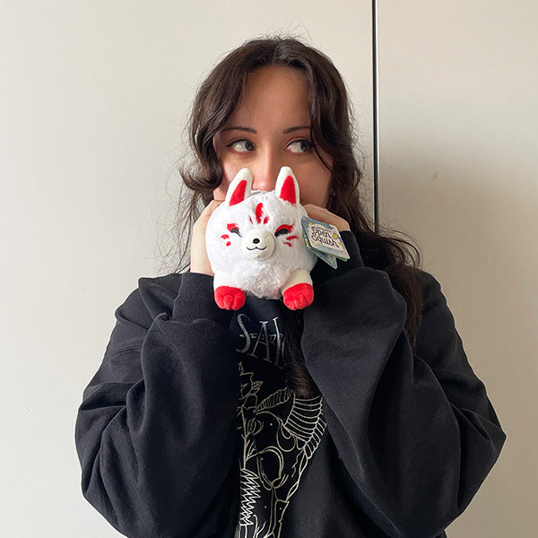 Peluche Snacker – Bébé Kitsune