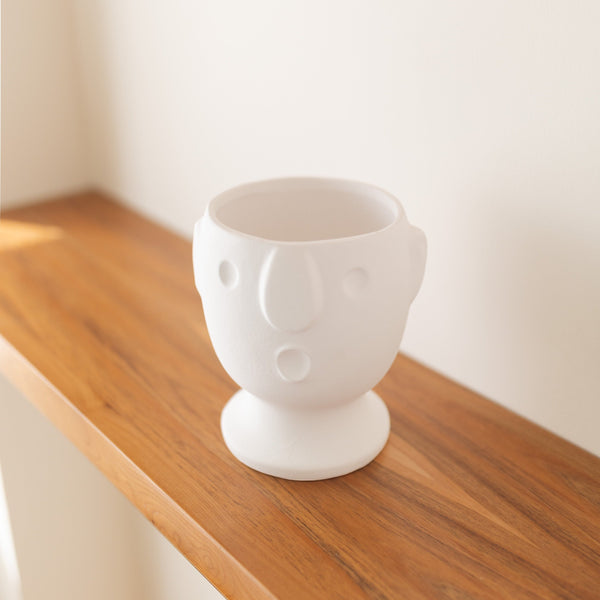 Vase visage surpris en céramique – Oito.Atelier