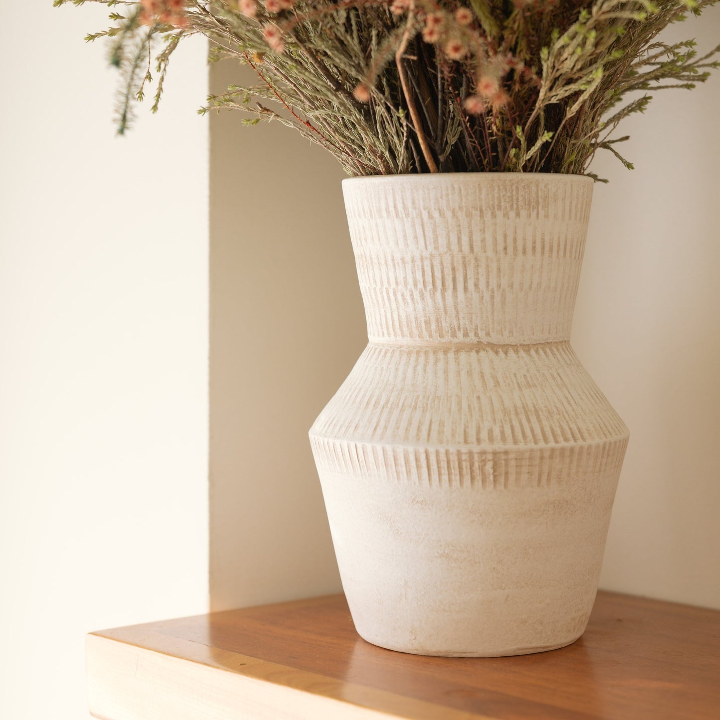 Vase décoratif Puglia en céramique – Oito.Atelier – vue 4