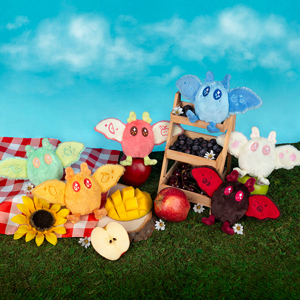 Blind Box Squishable – Mothman, Série 1 « Fruit Stand »