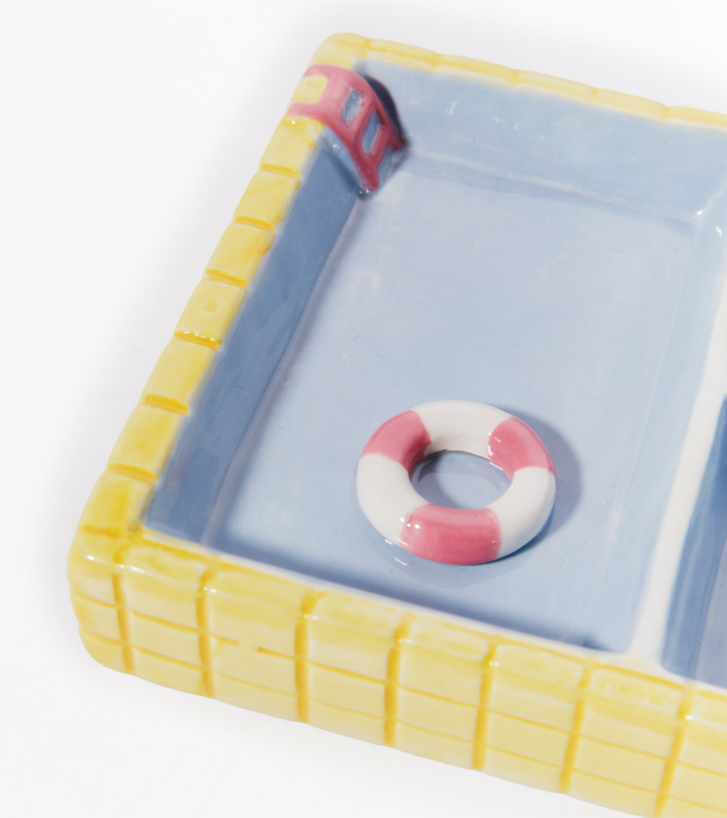 Poolside jewelry stand