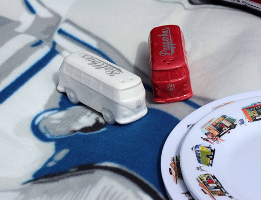 Salt & Pepper VW T1 Bus Red & White