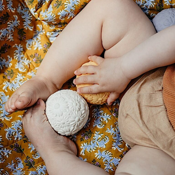 Awakening sensory ball by Lille Vilde