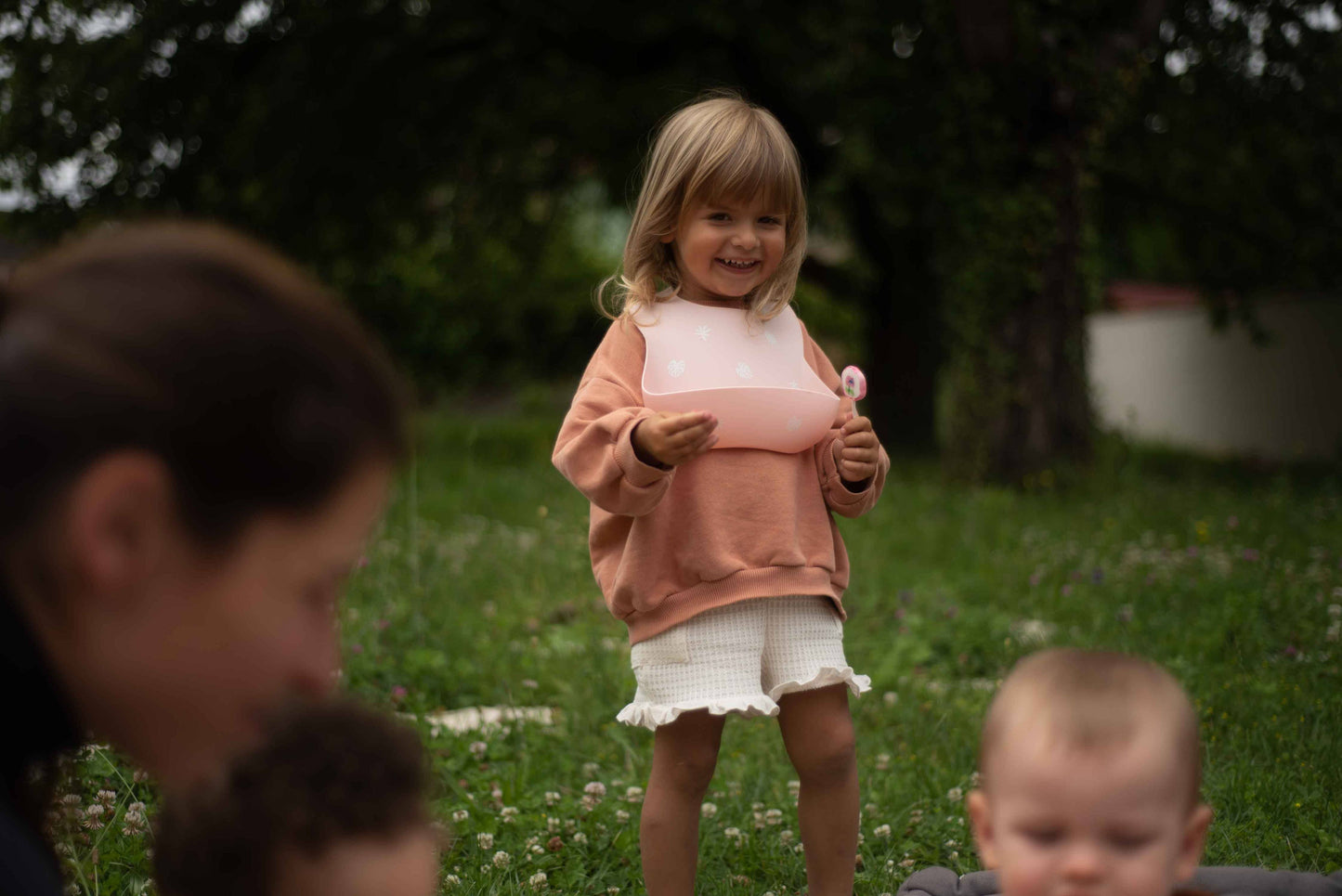 Shayan Cherry Silicone Bib - Taupe