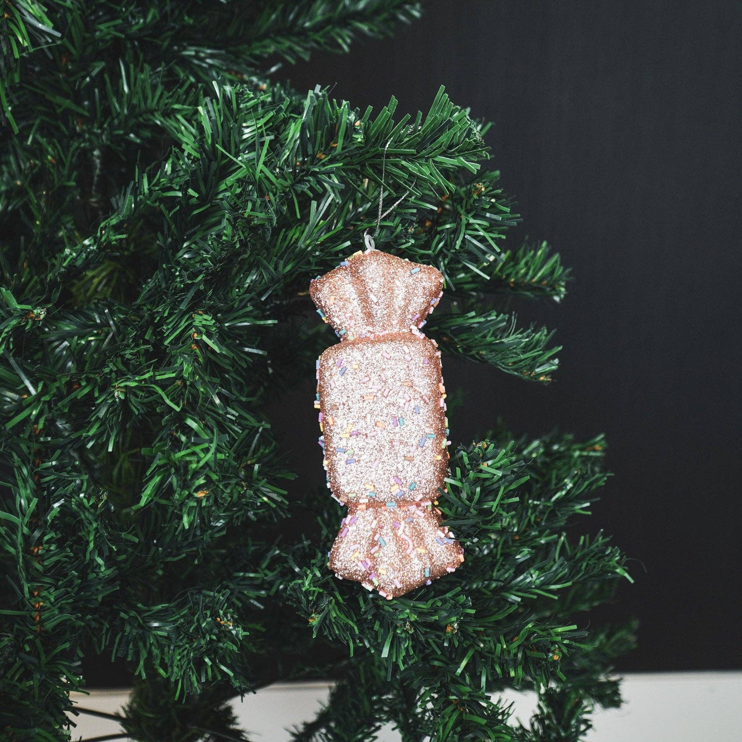 Cintres de Noël - 3 bonbons en mousse au caramel, marron/Disco Dip - S3-5.5x