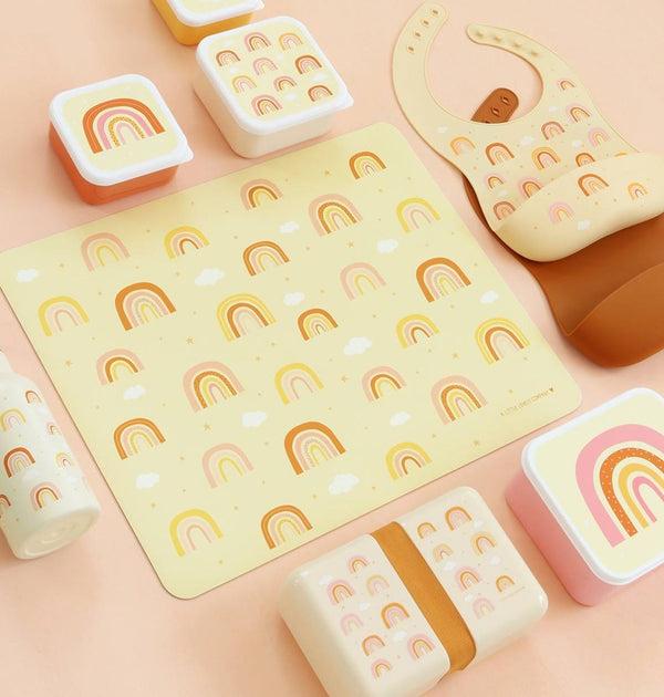 Set de table enfant - Arcs-en-ciel – vue 2 – A Little Lovely Company