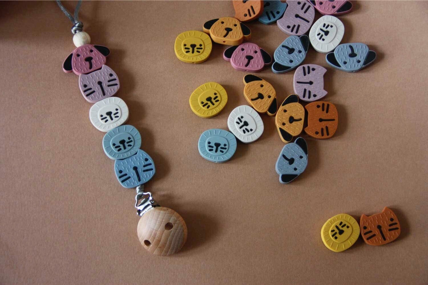 ZOO IV Silicone Pacifier Chain