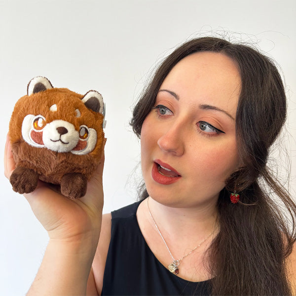 Peluche Snacker – Panda Roux S1E1