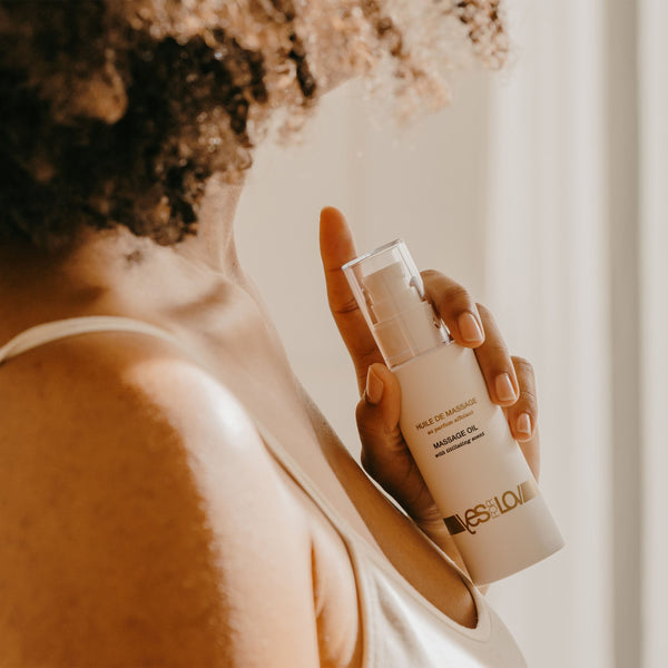 SENSUAL MASSAGE OIL with a captivating fragrance