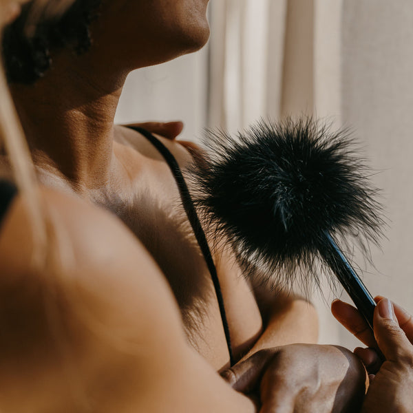 FEATHER TICKLER SET