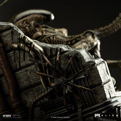 Pre-Order - Ellen Ripley and Dog Alien Statue - Alien 3 - Art Scale 1/10 - Iron Studios