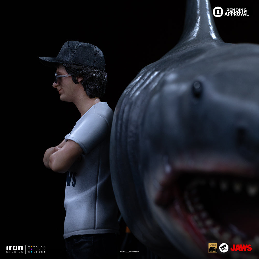 Pre-Order - Steven Spielberg Statue (Jaws 50th Anniversary) - Jaws - Art Scale 1/10 - Iron Studios