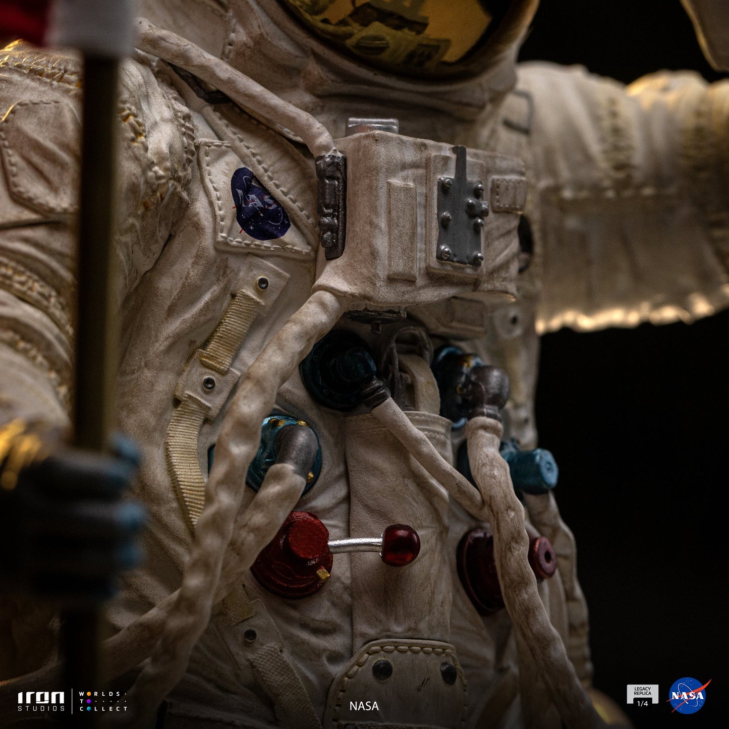 Apollo 11 Astronaut Statue - NASA - Legacy Replica 1/4 - Iron Studios