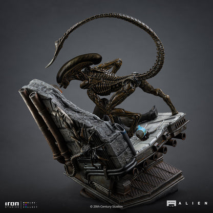 Pre-Order - Ellen Ripley and Dog Alien Statue - Alien 3 - Art Scale 1/10 - Iron Studios