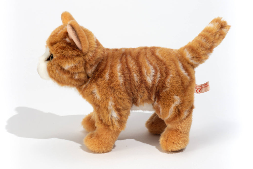 Stehende Rotgetigerte Katze aus Plüsch
