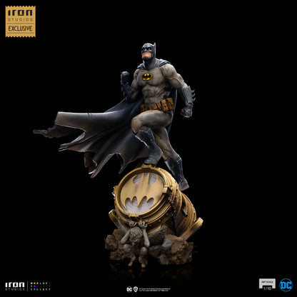 Batman Deluxe Statue (2023 Event Exclusive) - DC Comics - Art Scale 1/10 - Iron Studios