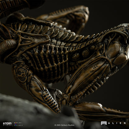 Pre-Order - Ellen Ripley and Dog Alien Statue - Alien 3 - Art Scale 1/10 - Iron Studios
