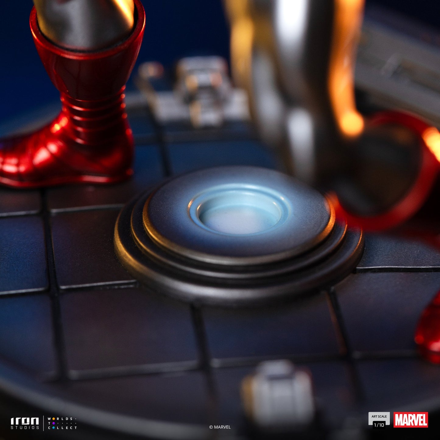 Iron Man Red & Chrome Statue - Marvel Comics - Art Scale 1/10 - Iron Studios