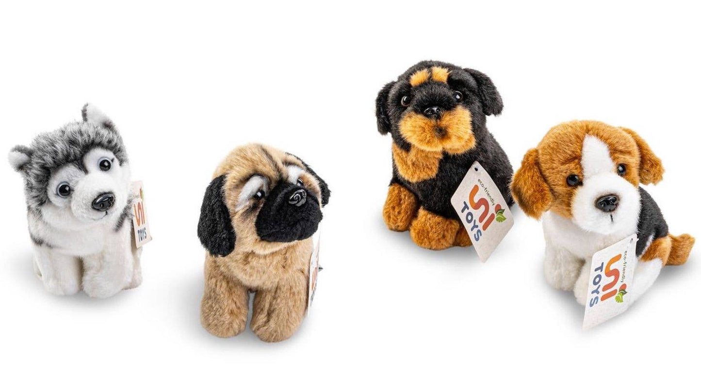 Peluche carlin assis