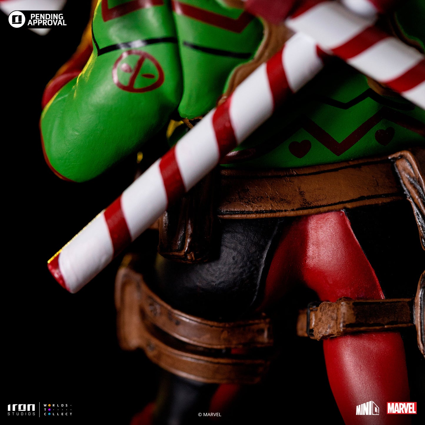 Deadpool Statue (Holidays Version) - Marvel Comics - Minico - Iron Studios