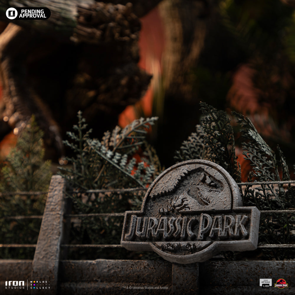 T-Rex Chase Statue - Jurassic Park - Demi Art Scale 1/20 - Iron Studios