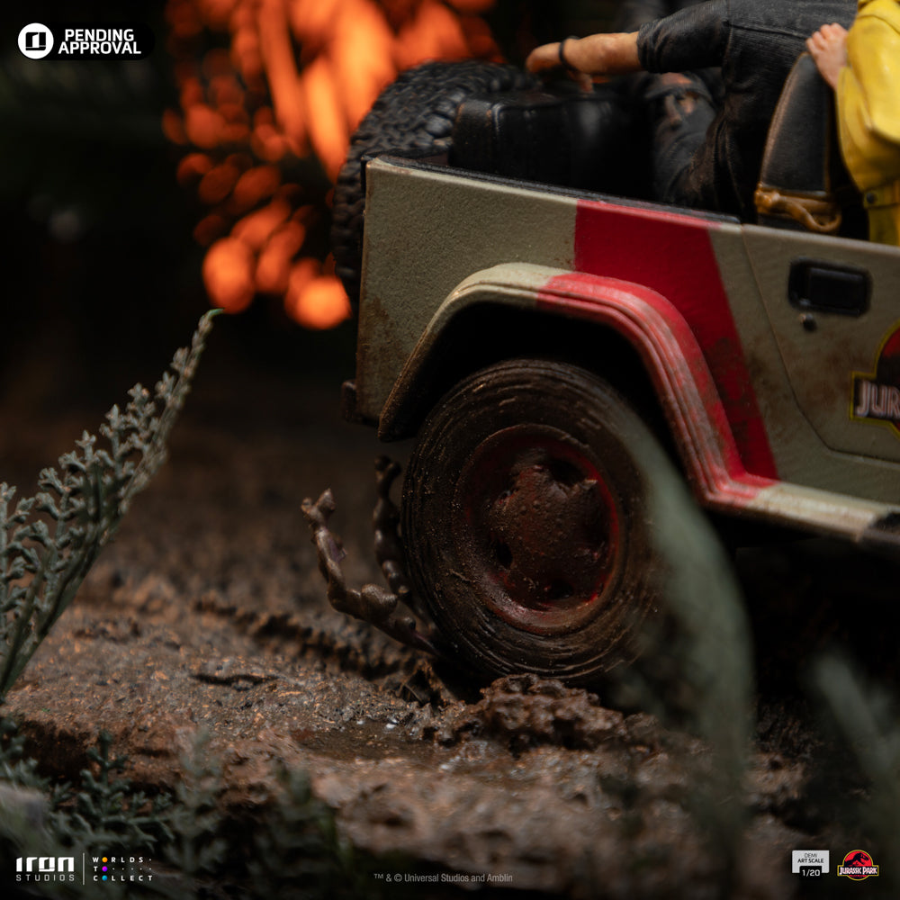T-Rex Chase Statue - Jurassic Park - Demi Art Scale 1/20 - Iron Studios