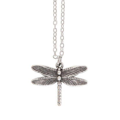 Collier libellule sur carte de vœux