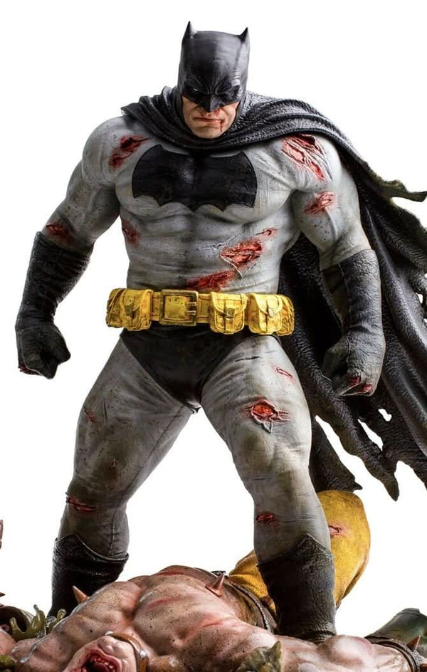 Batman Statue - The Dark Knight Returns - DC Comics - 1/6 Diorama