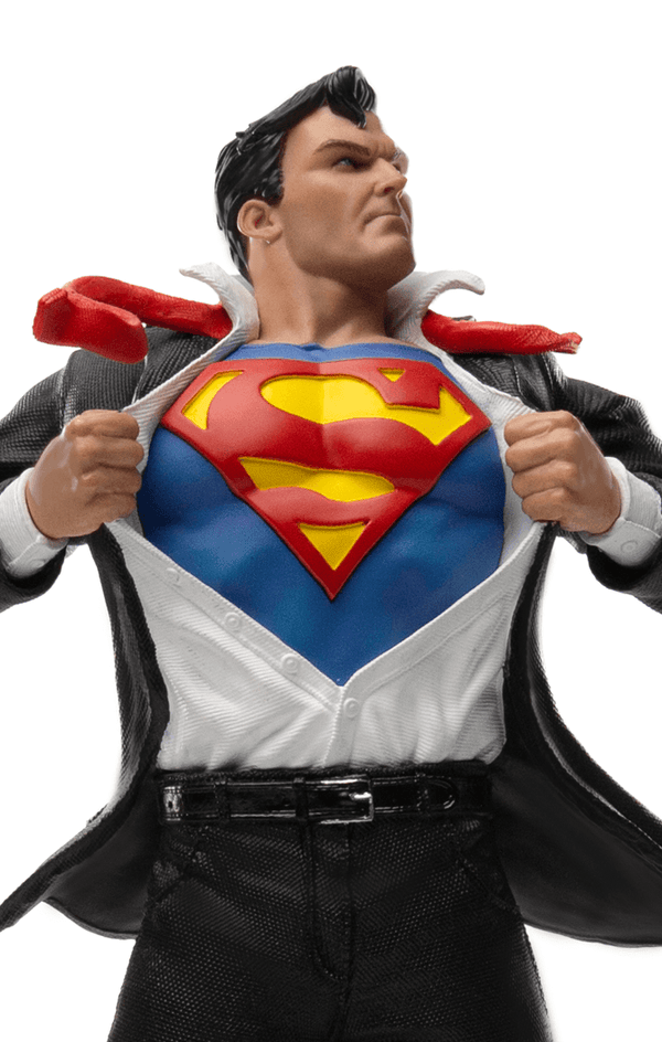 Clark Kent Statue - DC Comics - Art Scale 1/10