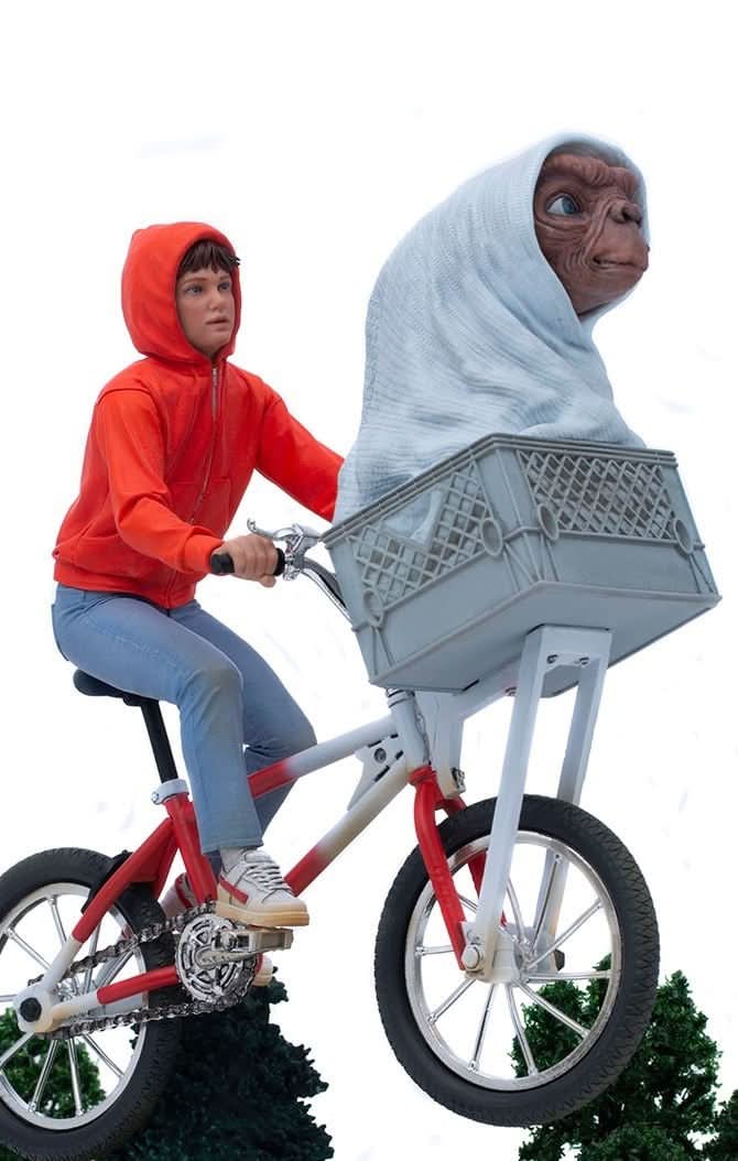E.T. & Elliot Statue - E.T. The Extra-Terrestrial - Art Scale 1/10 - Iron Studios