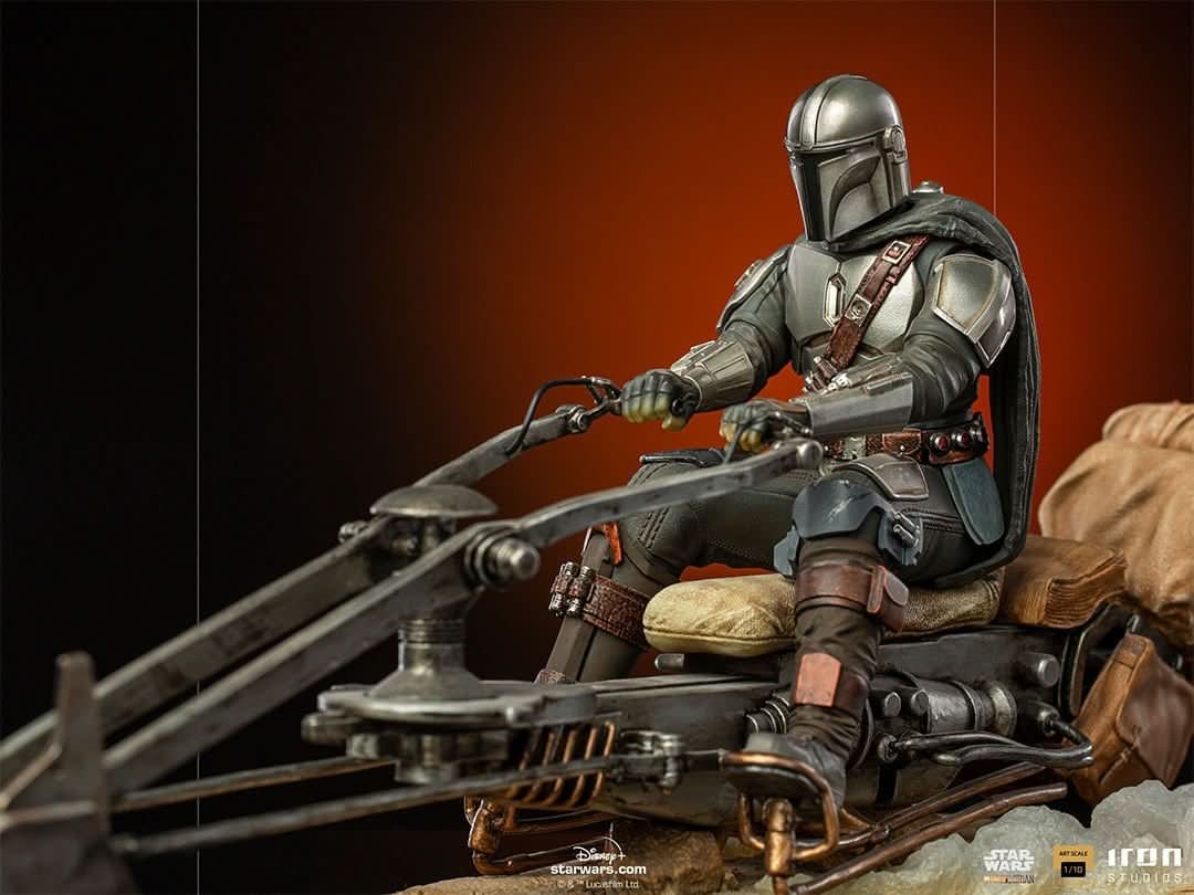 The Mandalorian on Speeder Bike Statue - Star Wars: The Mandalorian - Art Scale 1/10 - Iron Studios