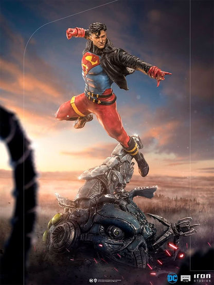 Superboy Statue - DC Comics - Art Scale 1/10 - Iron Studios