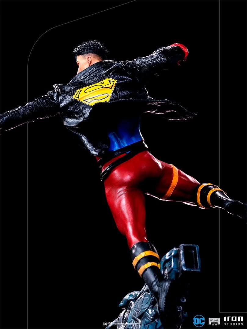 Superboy Statue - DC Comics - Art Scale 1/10 - Iron Studios