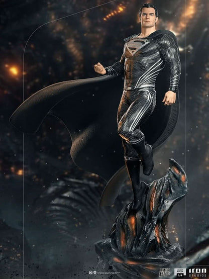 Superman Black Suit Statue - Zack Snyder's Justice League - Legacy Replica 1/4 - Iron Studios