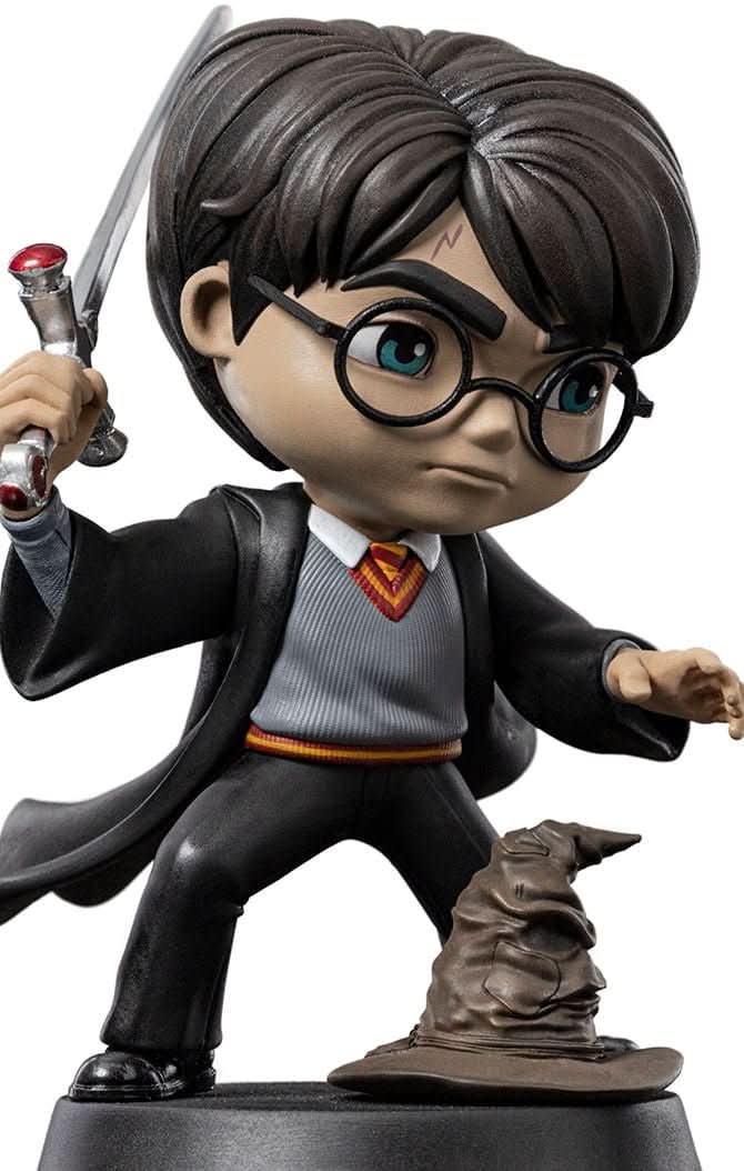 Harry Potter with Sword of Gryffindor Figurine - Harry Potter - Mini Co.