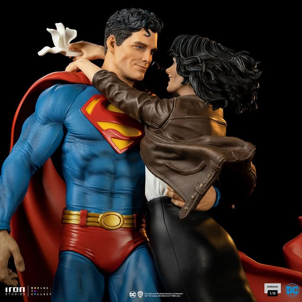 Superman and Lois Lane Statue - DC Comics - 1/6 Diorama - Iron Studios