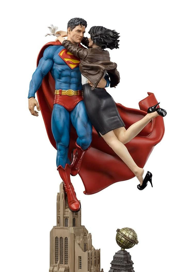 Superman and Lois Lane Statue - DC Comics - 1/6 Diorama