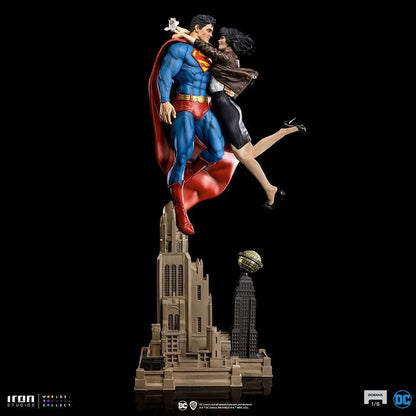 Superman and Lois Lane Statue - DC Comics - 1/6 Diorama - Iron Studios