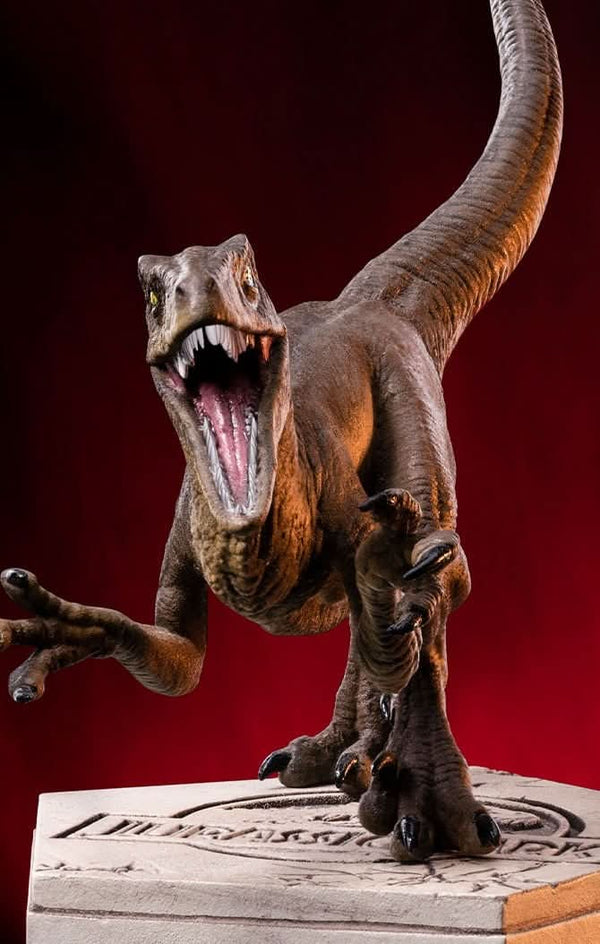 Velociraptor Statue A - Jurassic Park - Icons - Jurassic World