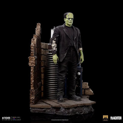 Frankenstein's Monster Deluxe Statue - Universal Monsters - Art Scale 1/10 - Iron Studios