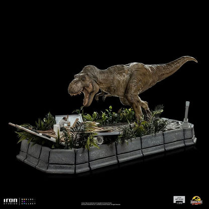 Statue T-Rex Attack Donald Gennaro - Jurassic Park - 1/20 Scale - Iron Studios