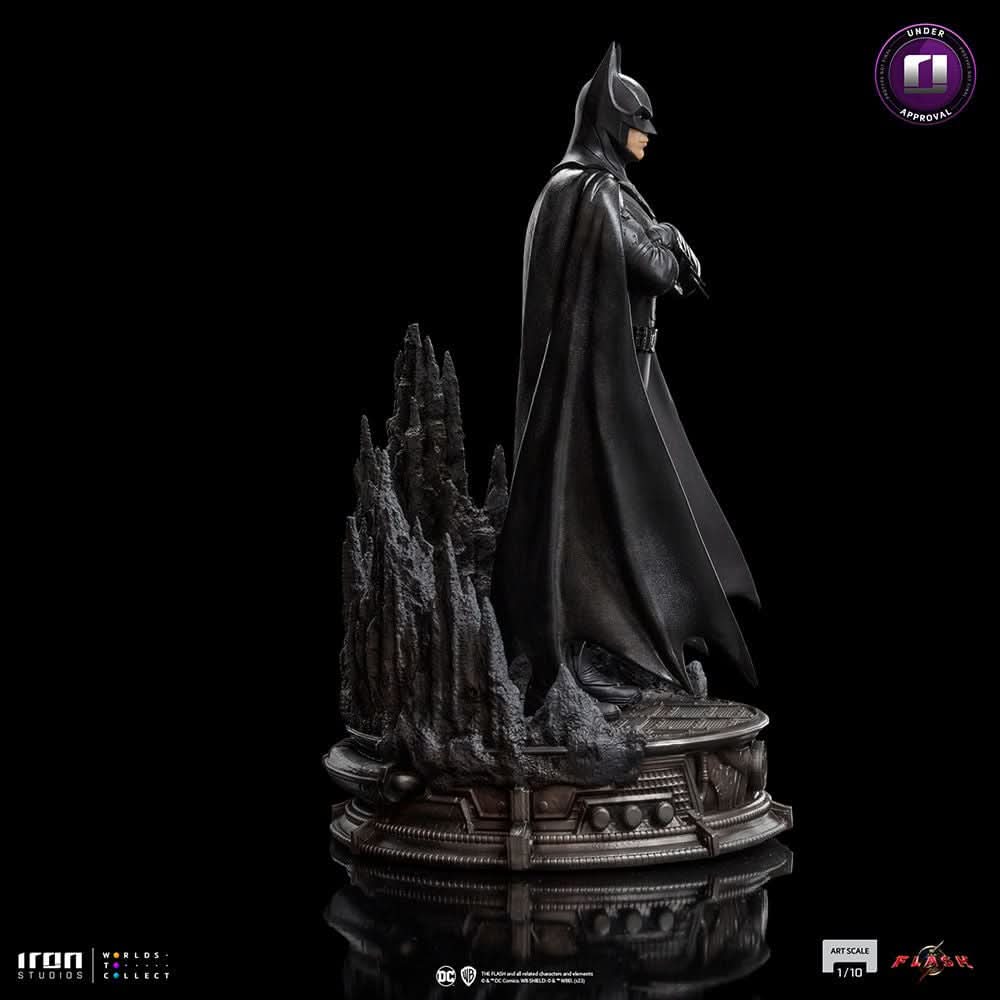 Batman Statue - The Flash Movie - Art Scale 1/10 - Iron Studios